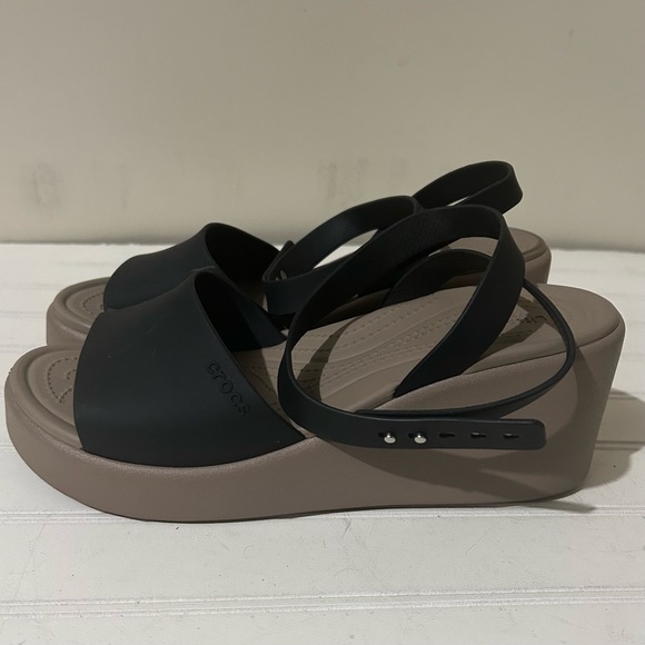 Crocs Women's Shoes 10 Brooklyn Ankle Strap Wedges Sandal Black Mushroom Casual - Picture 2 of 11